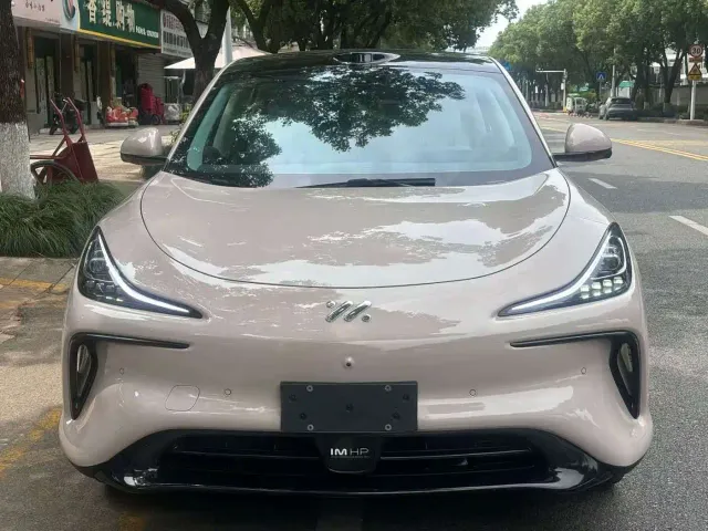 IM Motors LS6 — Фото автомобиля 2