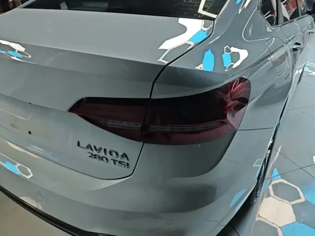 Volkswagen Lavida — Фото автомобиля 7