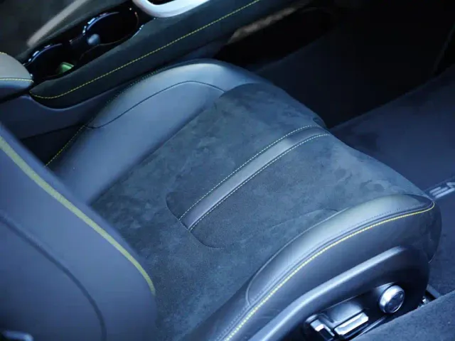 Lotus Emira — Фото автомобиля 30