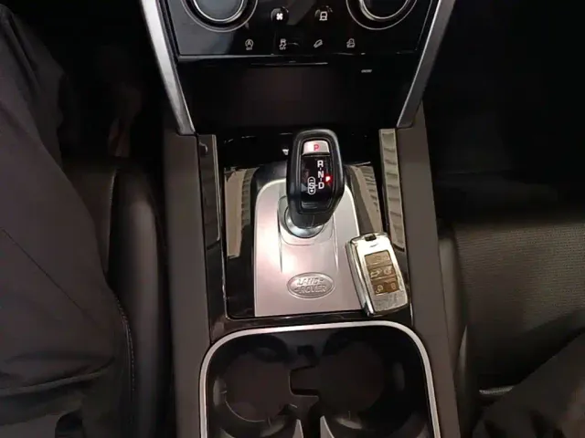 Land Rover Discovery Sport — Фото автомобиля 13
