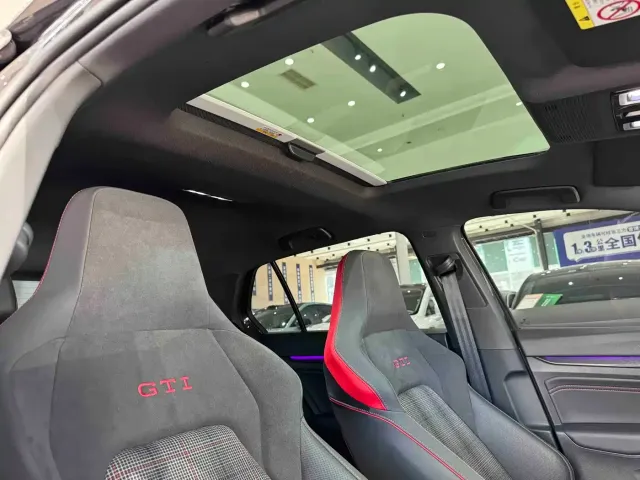 Volkswagen Golf GTI — Фото автомобиля 7