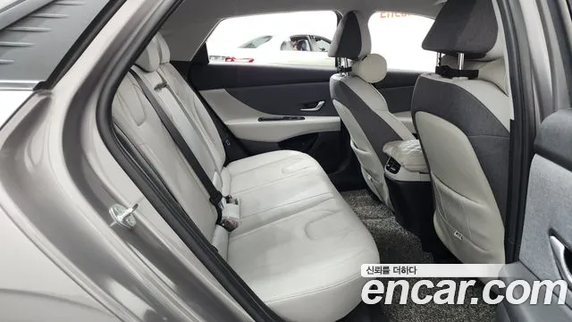 Hyundai Avante CN7 — Фото автомобиля 11