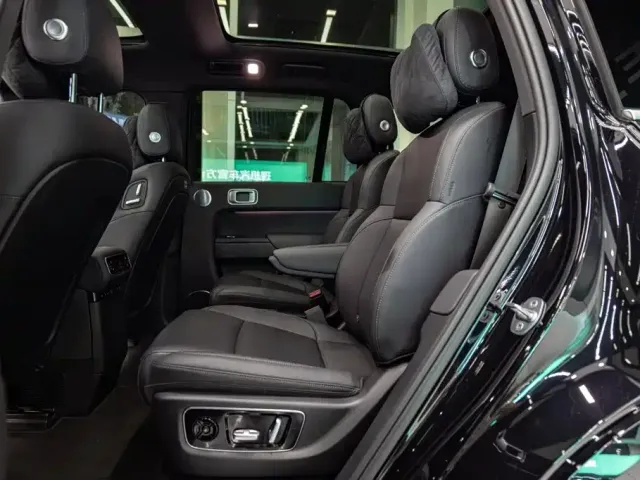 Li Auto L8 — Фото автомобиля 9