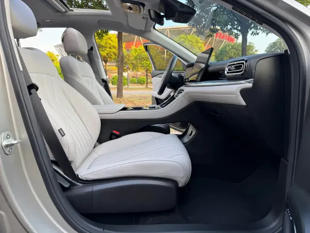 Geely Galaxy Stellar 6 — Фото автомобиля 16