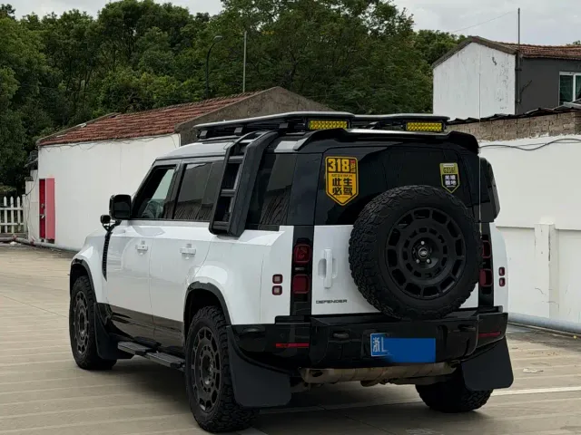 Land Rover Defender — Фото автомобиля 6