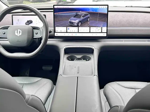 Leapmotor C11 — Фото автомобиля 10