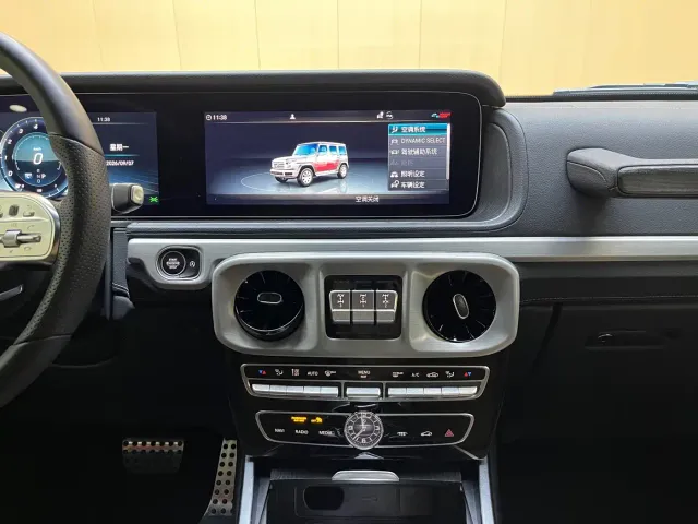 Mercedes-Benz G-Class — Фото автомобиля 14