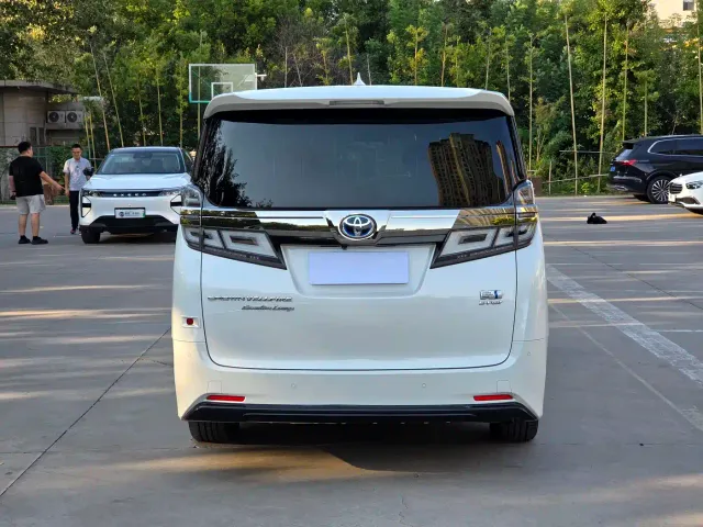 Toyota Vellfire — Фото автомобиля 3