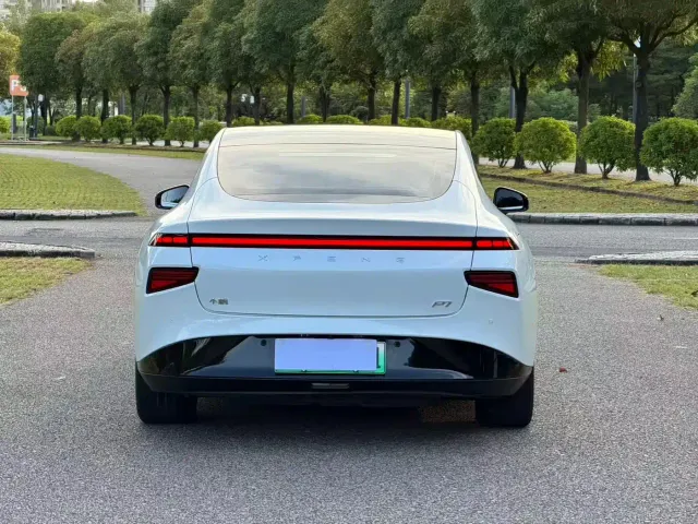 Xpeng P7 — Фото автомобиля 16