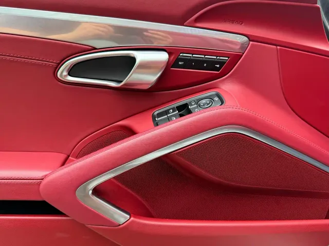 Porsche 718 — Фото автомобиля 12