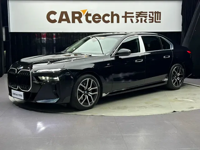 Фотография автомобиля — BMW 7 Series