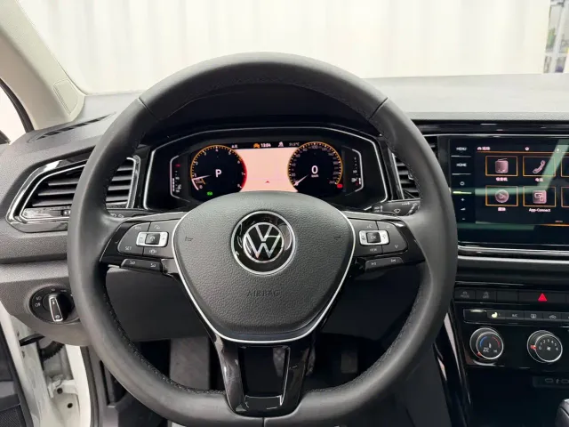 Volkswagen T-Roc — Фото автомобиля 14