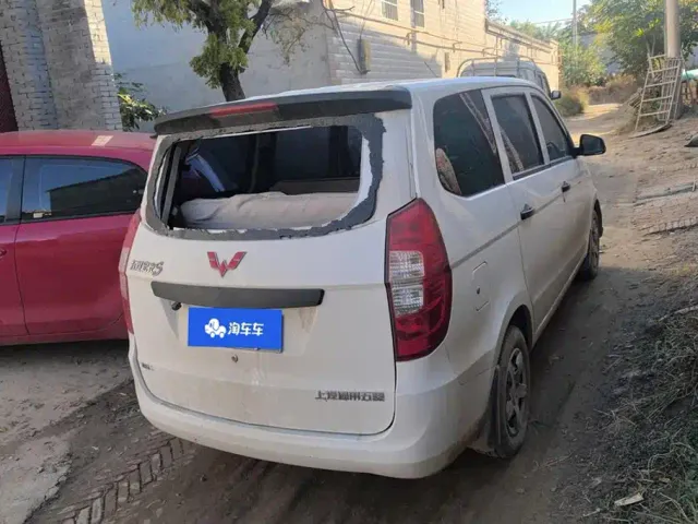 Wuling Hongguang — Фото автомобиля 3