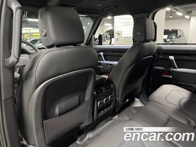 Land Rover Defender Defender (L663) 130 P400 Outbound — Фото автомобиля 12