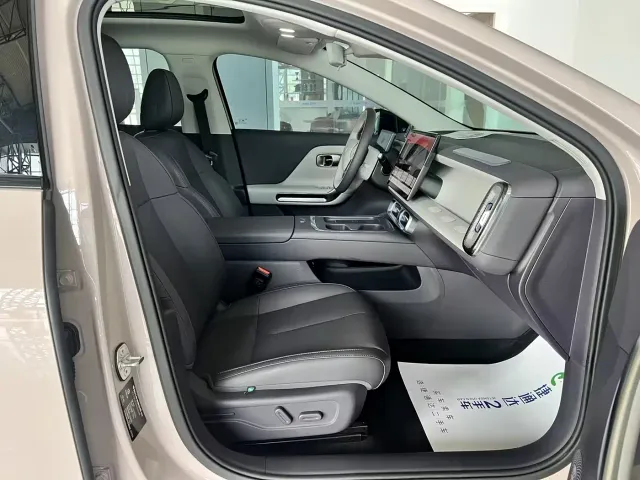 Leapmotor B01 — Фото автомобиля 25