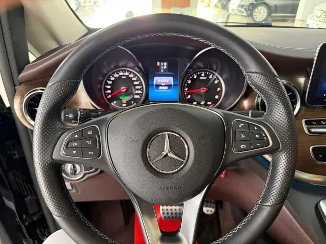 Mercedes-Benz V-Class — Фото автомобиля 21