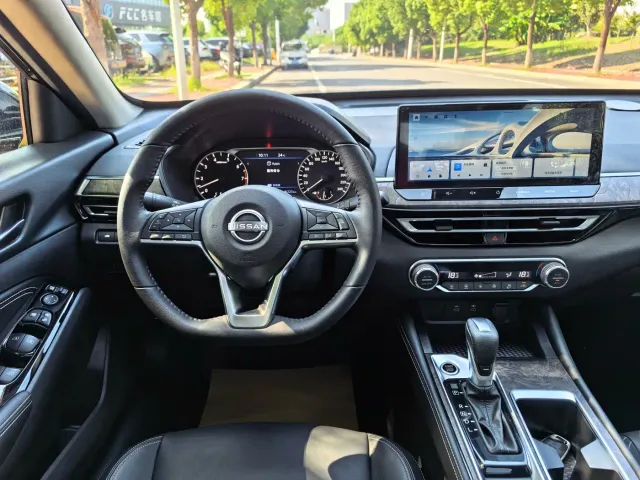 Nissan Teana — Фото автомобиля 9