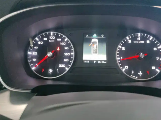 Roewe iMAX8 — Фото автомобиля 14