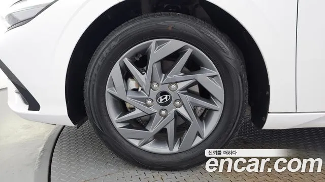 Hyundai Avante CN7 — Фото автомобиля 5