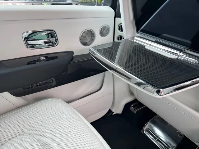 Rolls-Royce Cullinan — Фото автомобиля 14