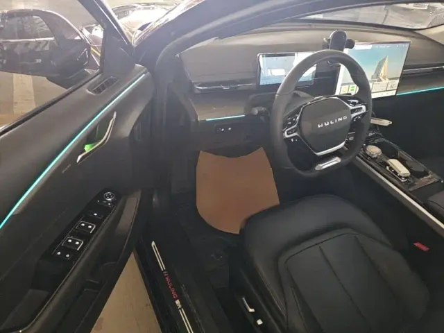 Wuling Starlight — Фото автомобиля 15