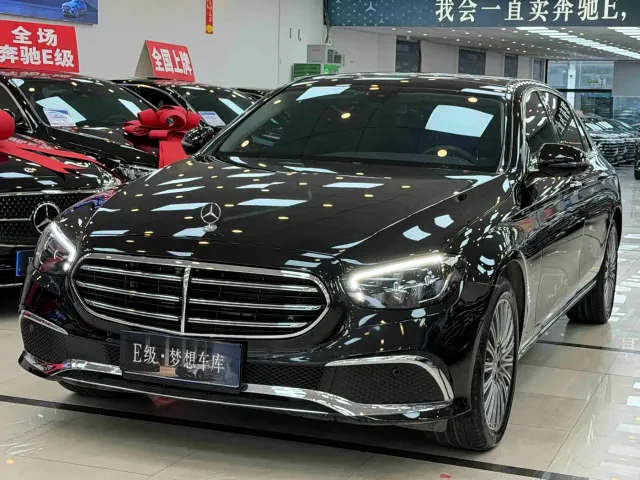 Mercedes-Benz E-Class — Фото автомобиля 2