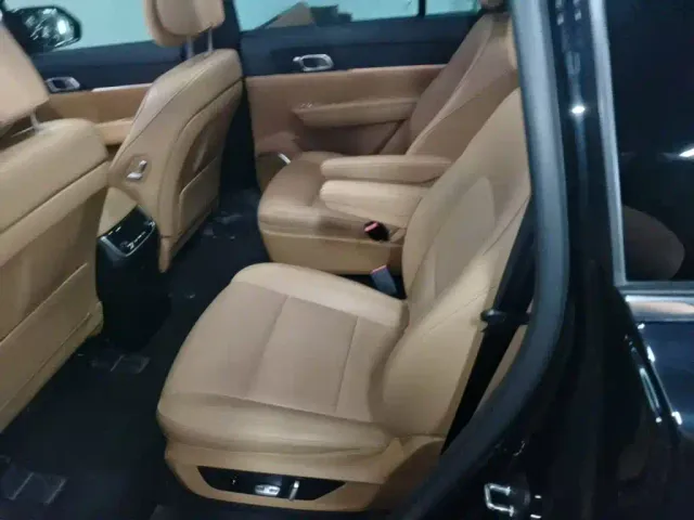 Li Auto ONE — Фото автомобиля 16