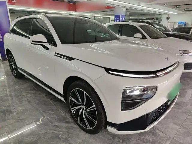 Xpeng G9 — Фото автомобиля 3