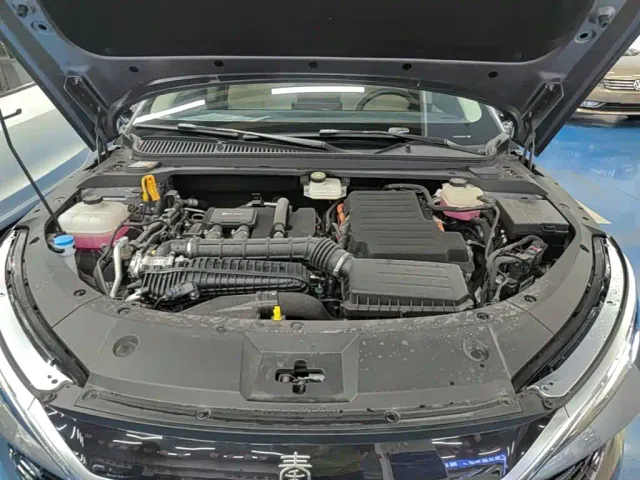 BYD Qin L — Фото автомобиля 19