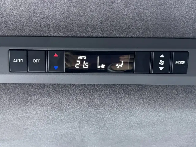 Toyota Sienna — Фото автомобиля 16