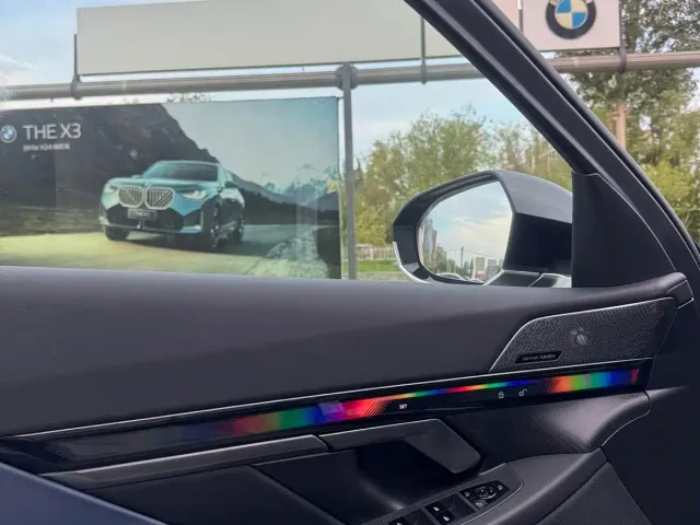 BMW i5 — Фото автомобиля 13