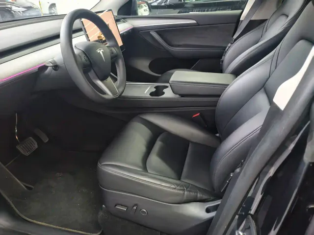 Tesla Model Y — Фото автомобиля 5