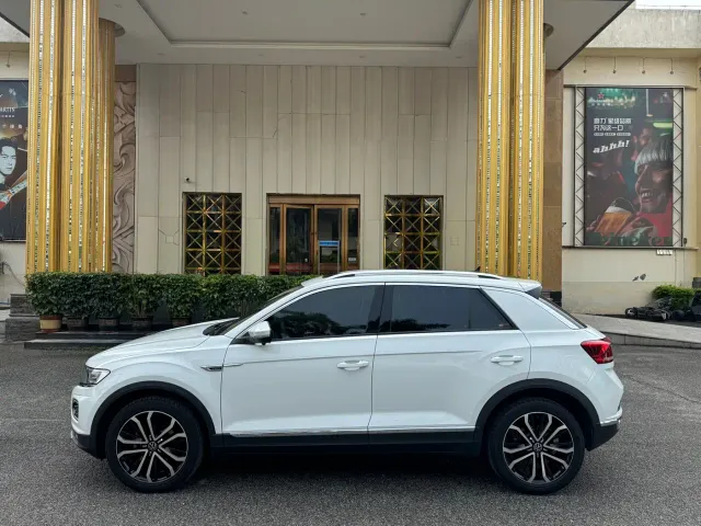 Volkswagen T-Roc — Фото автомобиля 7