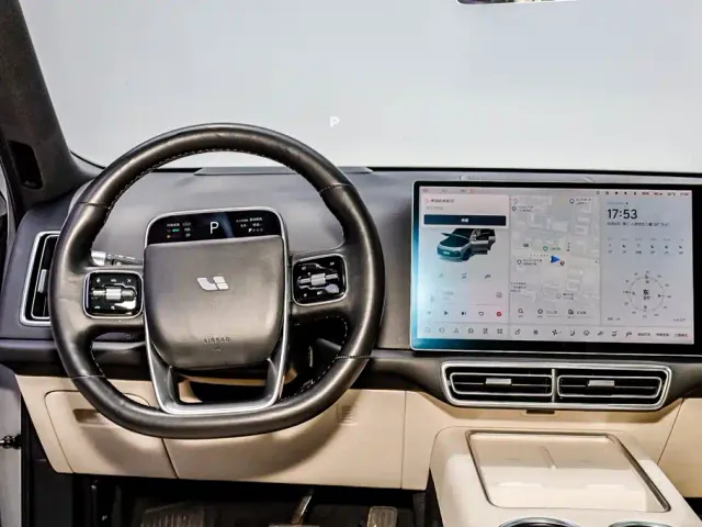 Li Auto L8 — Фото автомобиля 25