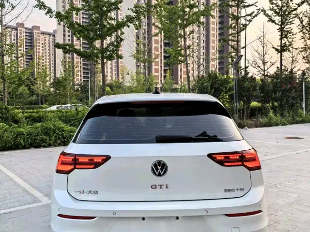Volkswagen Golf GTI — Фото автомобиля 7