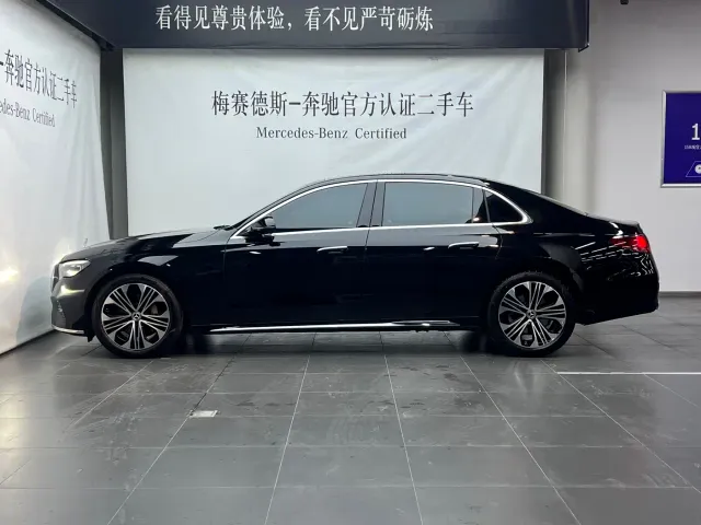 Mercedes-Benz E-Class — Фото автомобиля 3