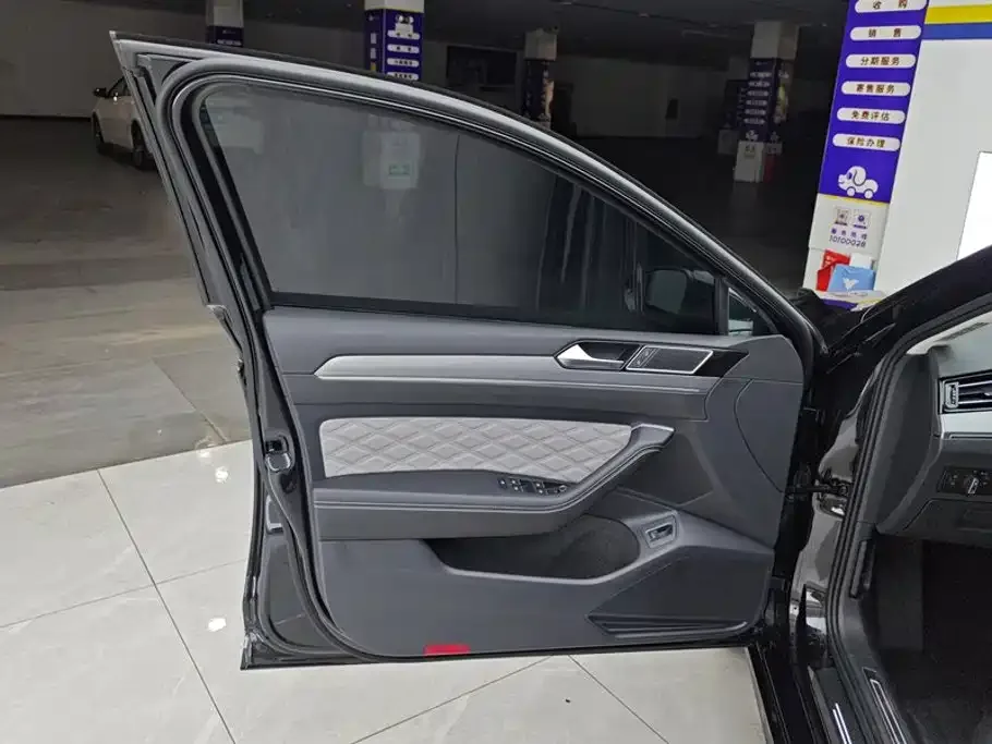 Volkswagen Magotan 2023 2 Million Units Anniversary Edition 330TSI DSG Leading Type — Фото автомобиля 7