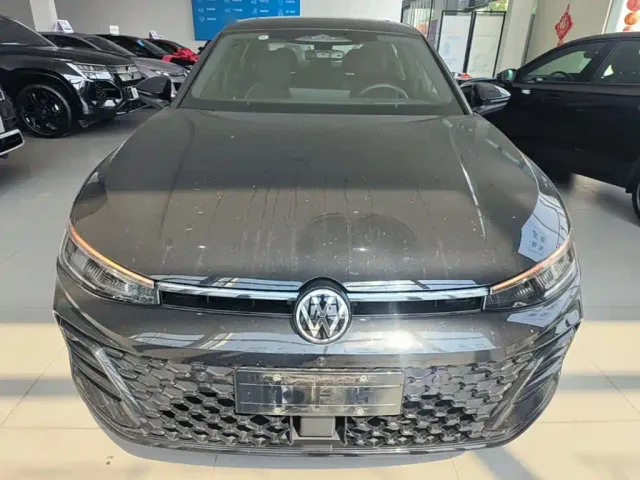 Volkswagen Passat — Фото автомобиля 2