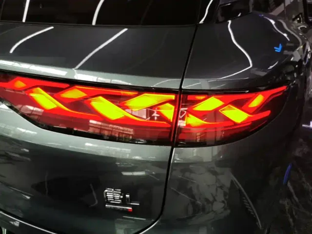 BYD Tang L — Фото автомобиля 7