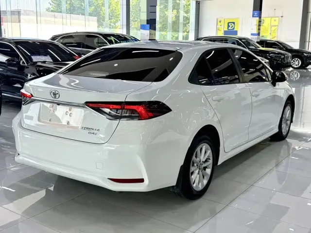 Toyota Corolla — Фото автомобиля 10