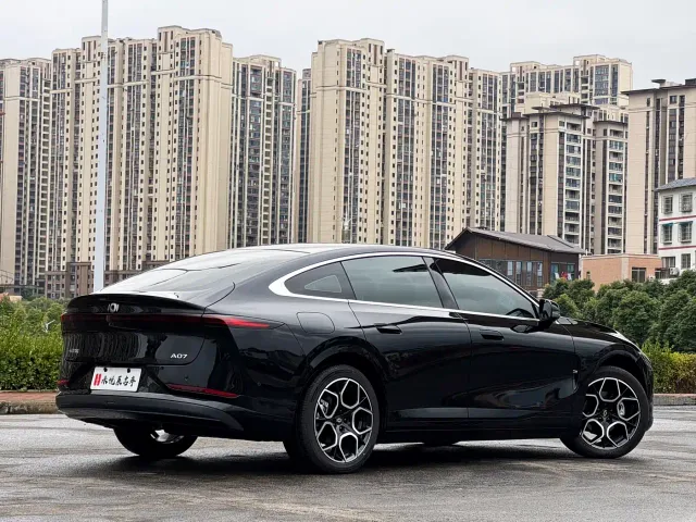 Changan Qiyuan A07 — Фото автомобиля 9