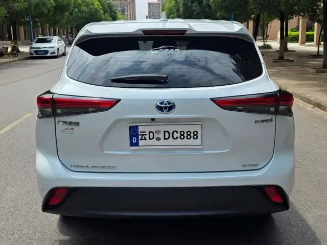 Toyota Highlander — Фото автомобиля 5