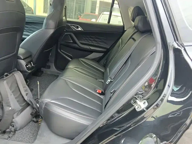 Roewe RX5 — Фото автомобиля 16