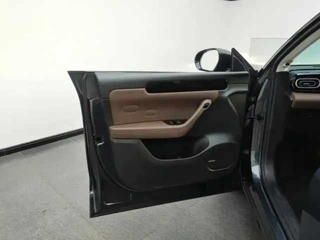 Leapmotor C11 — Фото автомобиля 7