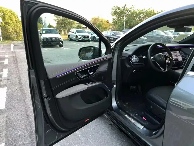 Mercedes-Benz EQS SUV — Фото автомобиля 8