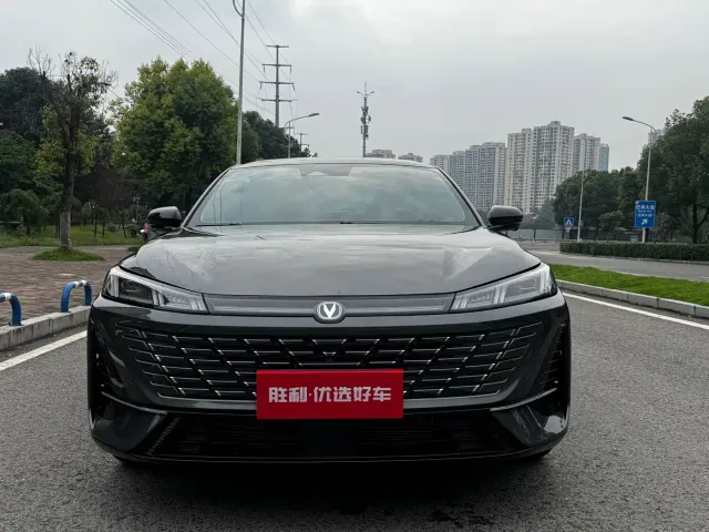 Changan Eado — Фото автомобиля 2