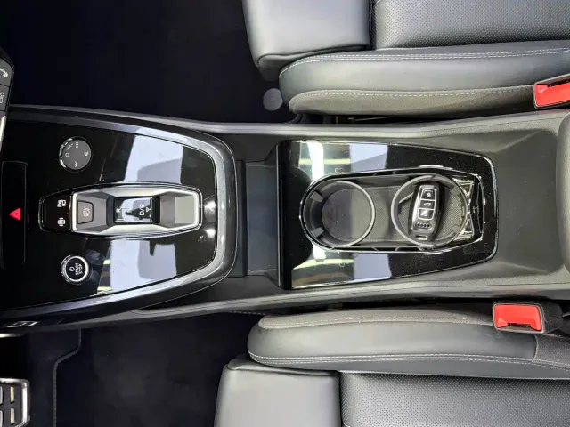 Audi Q4 e-tron — Фото автомобиля 9
