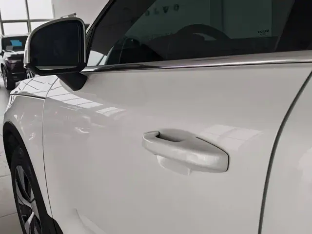 Volvo XC40 — Фото автомобиля 20