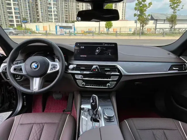 BMW 5 Series — Фото автомобиля 6