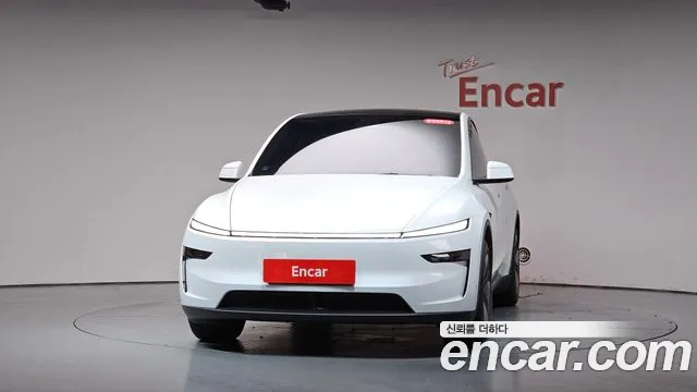 Tesla Model Y — Фото автомобиля 2